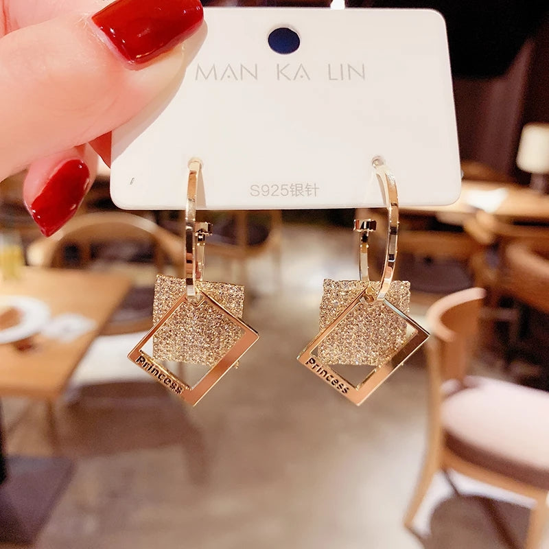 Zelvyn Princess Cut Stud Earrings – Hypoallergenic S925 Sterling Silver with 4-Prong Setting